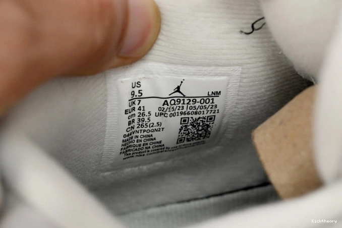 Kick Theory 4 AQ9129-001 WMNS Air Frozen Jordan Moments 0807